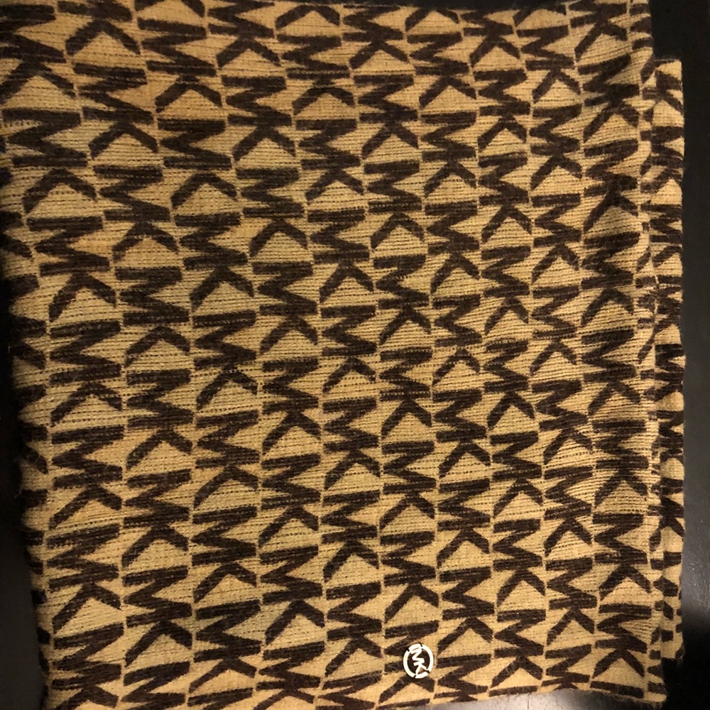 Michael Kors logo embellished infinity scarf